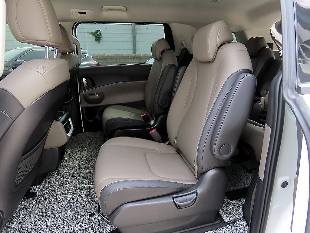 KIA Carnival - Vista 6