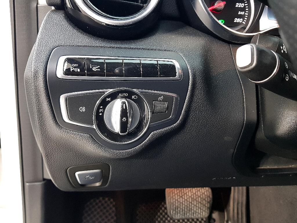 Mercedes Benz C Class - Vista 11