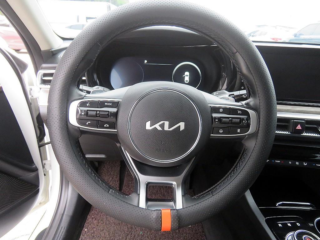 KIA K5 - Vista 8