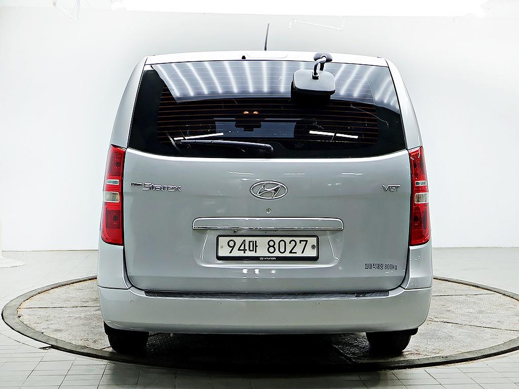 HYUNDAI Starex - Vista 5