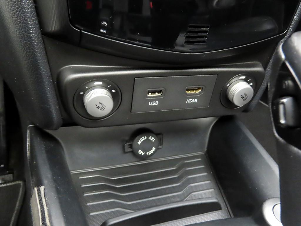 Ssangyong Tivoli - Vista 10