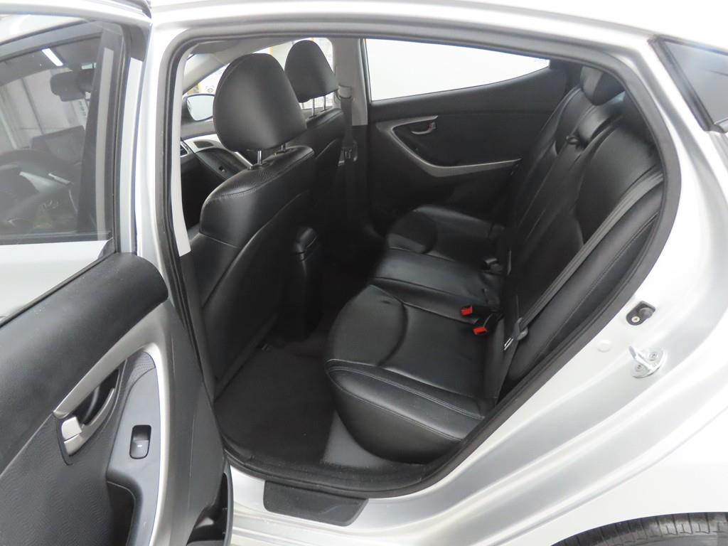 HYUNDAI Avante - Vista 6