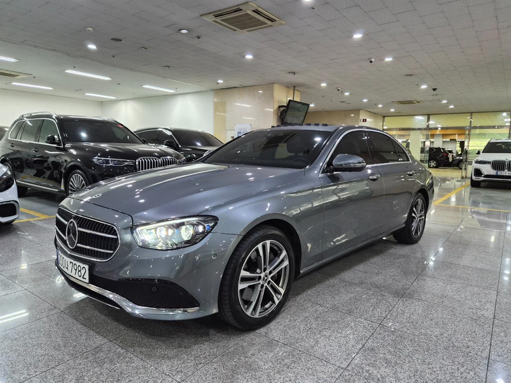 Mercedes Benz E class - Vista 2