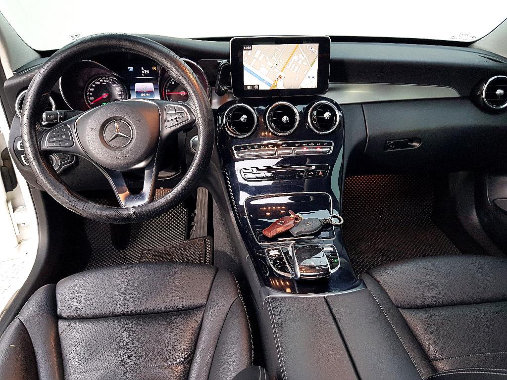 Mercedes Benz C Class - Vista 5