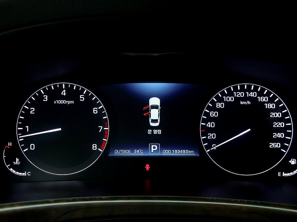 HYUNDAI Equus - Vista 11