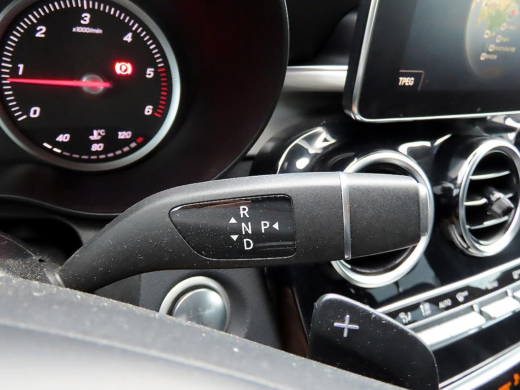Mercedes Benz GLC Class - Vista 11