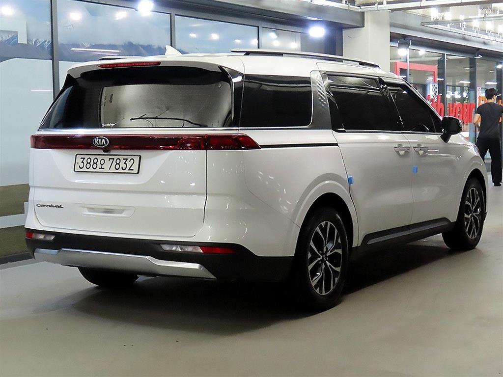 KIA Carnival - Vista 4