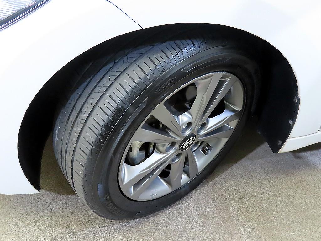 HYUNDAI Avante 2016 Blanco - Importación desde Corea - HF Imports Iquique - Foto 18