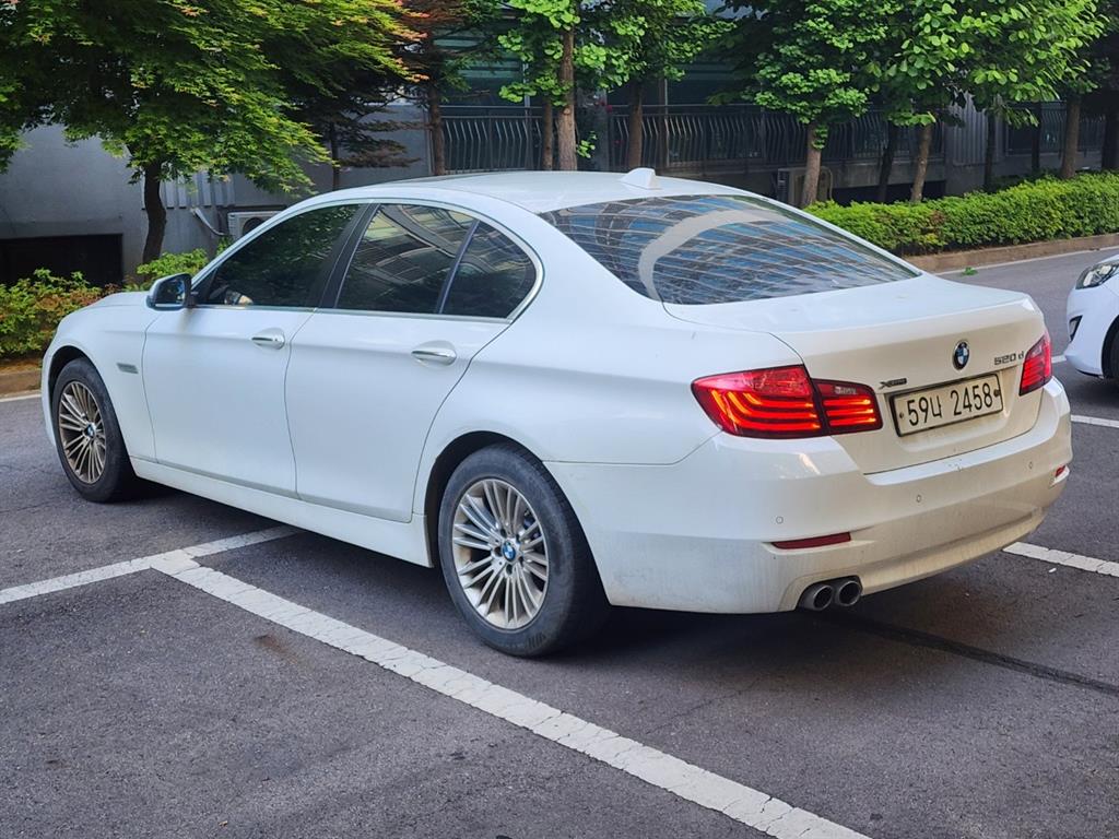 BMW 5 Series - Vista 3