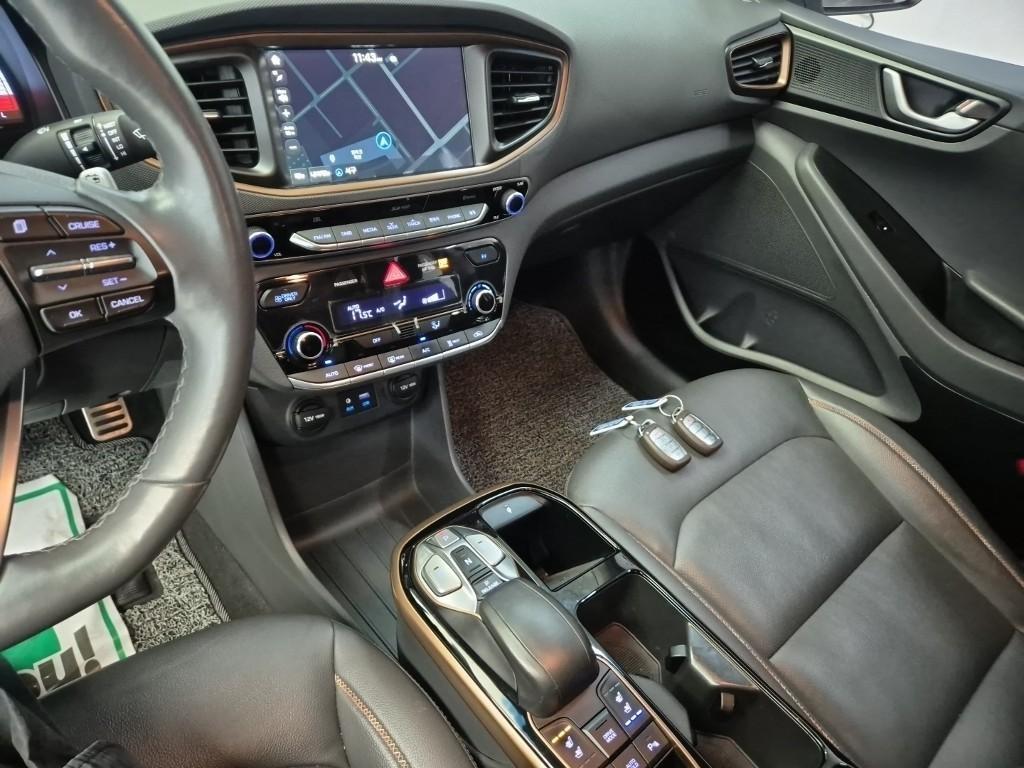 HYUNDAI Ioniq - Vista 9