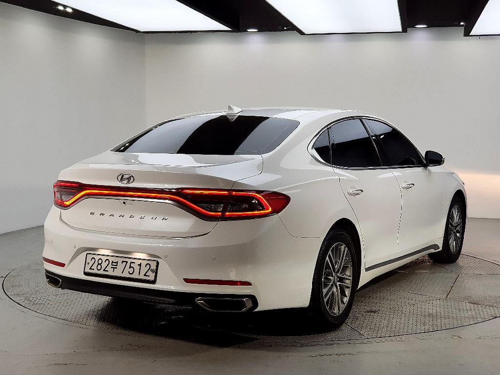 HYUNDAI Grandeur - Vista 4