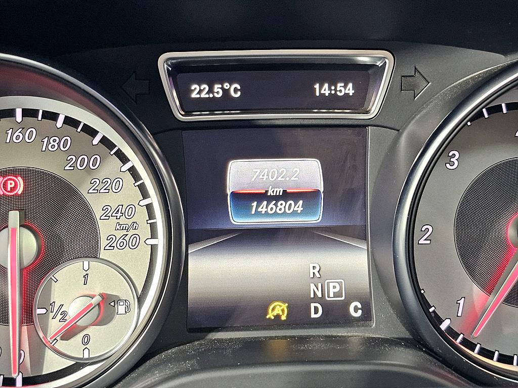 Mercedes Benz GLA Class - Vista 7