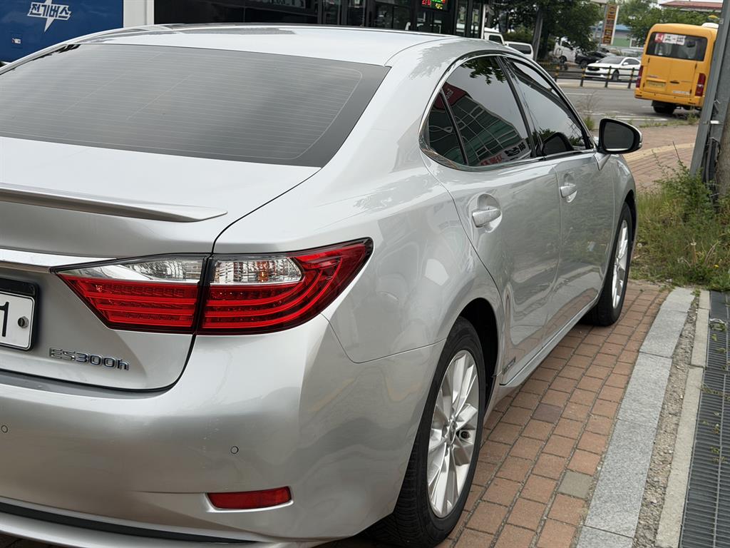 Lexus ES - Vista 6