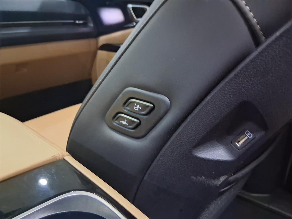 KIA Carnival - Vista 8
