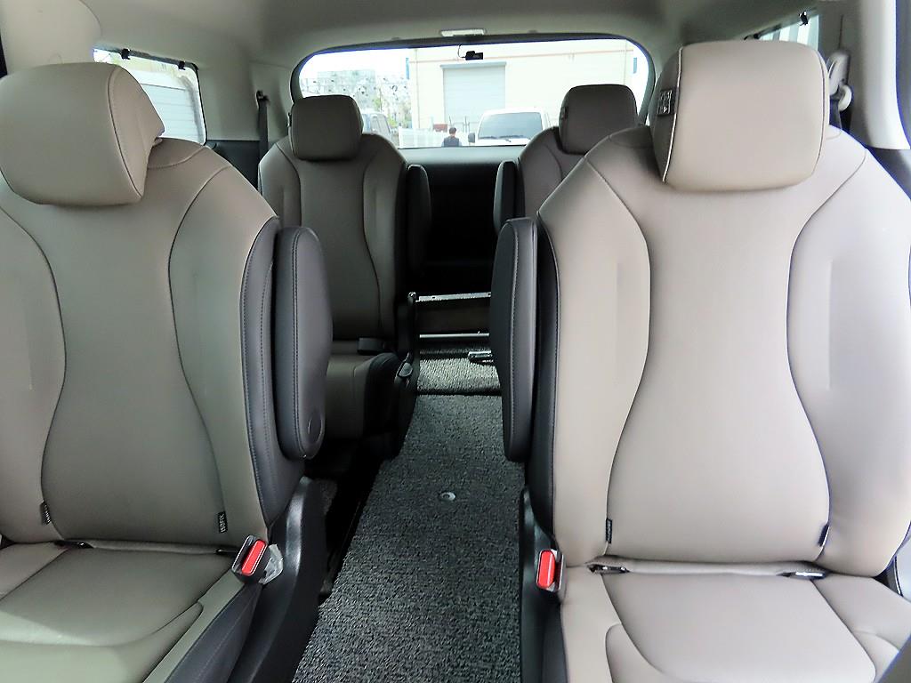 KIA Carnival - Vista 7