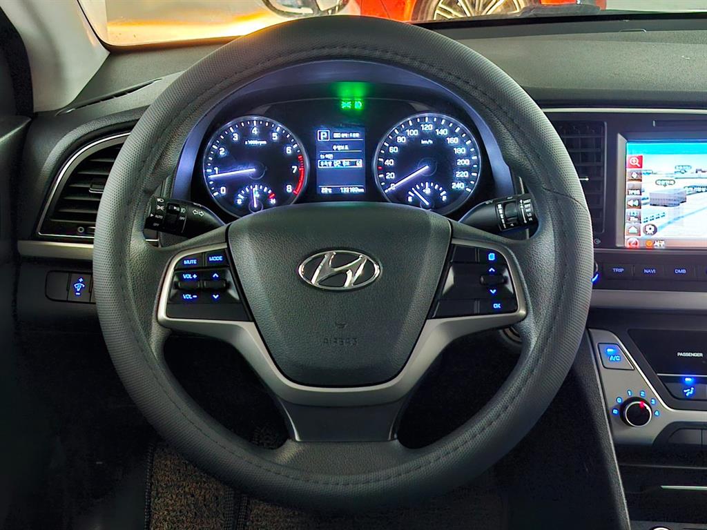 HYUNDAI Avante 2017 Blanco - Importación desde Corea - HF Imports Iquique - Foto 14