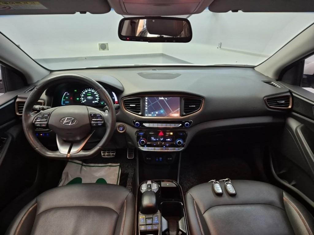 HYUNDAI Ioniq - Vista 7