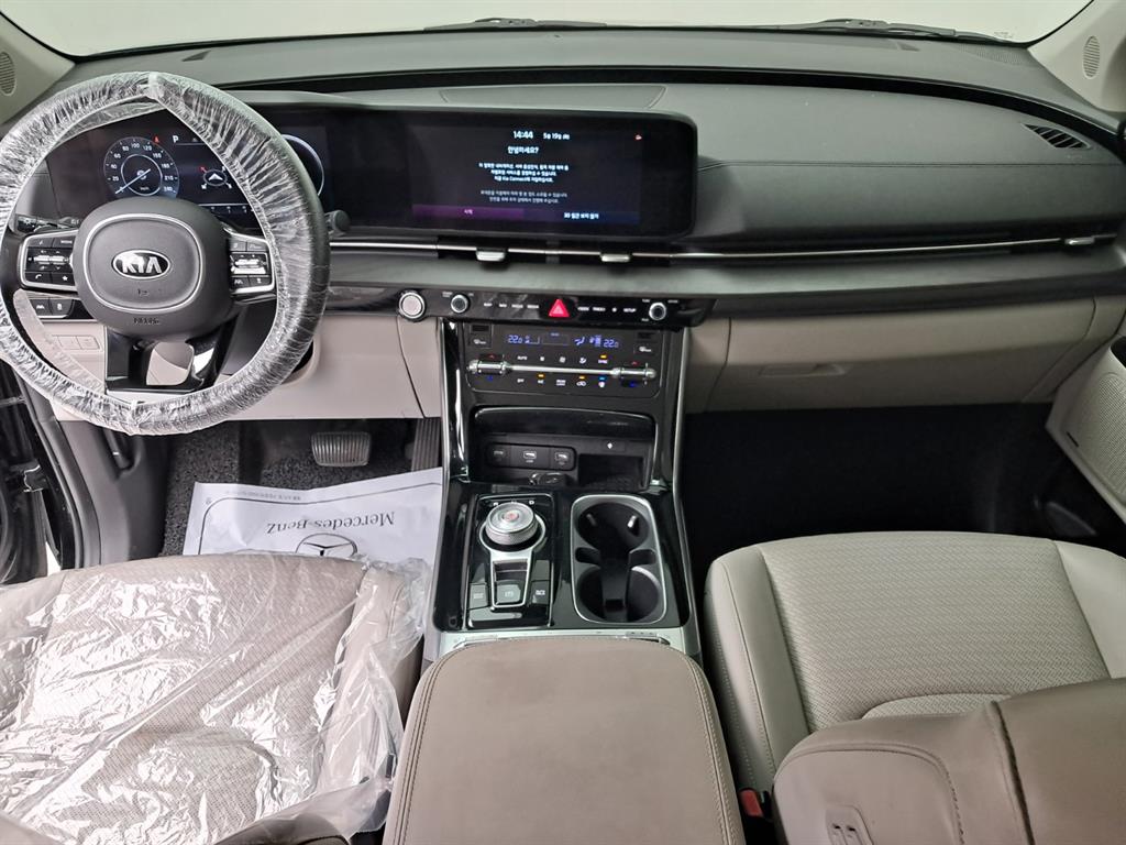 KIA Carnival - Vista 11