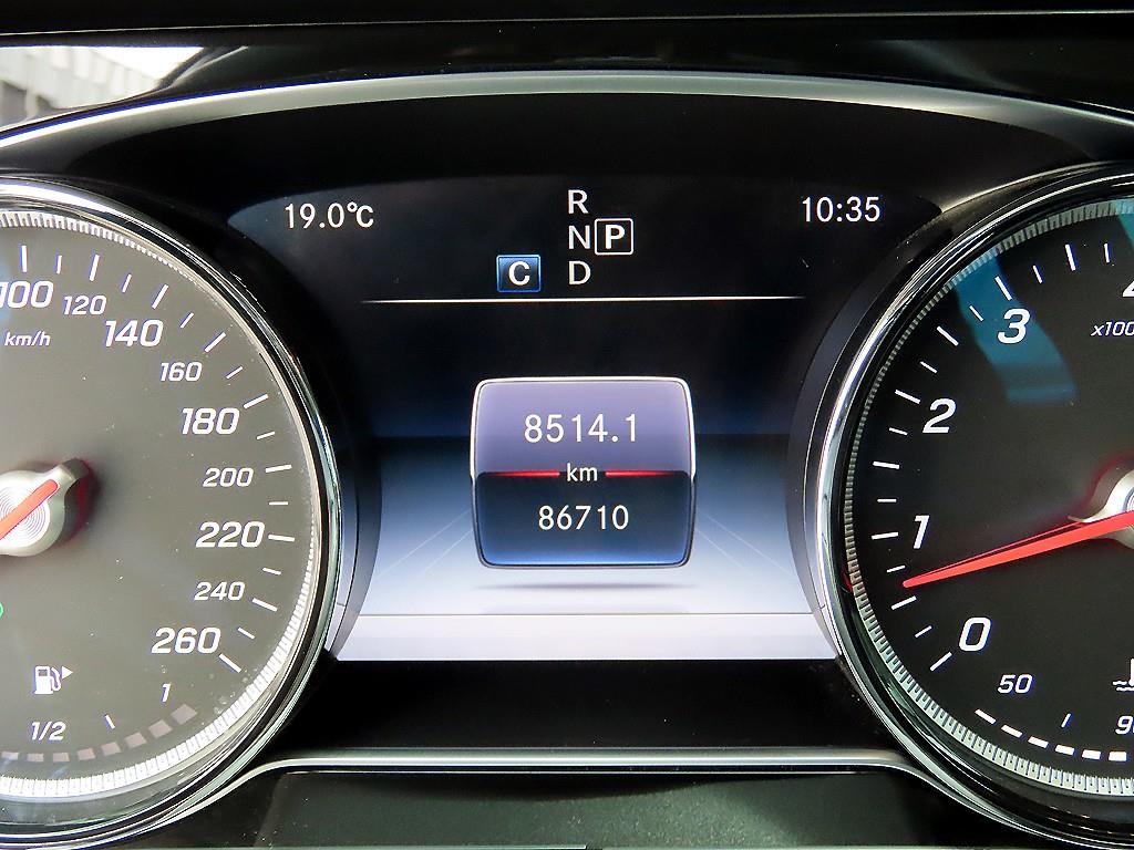 Mercedes Benz E class - Vista 9