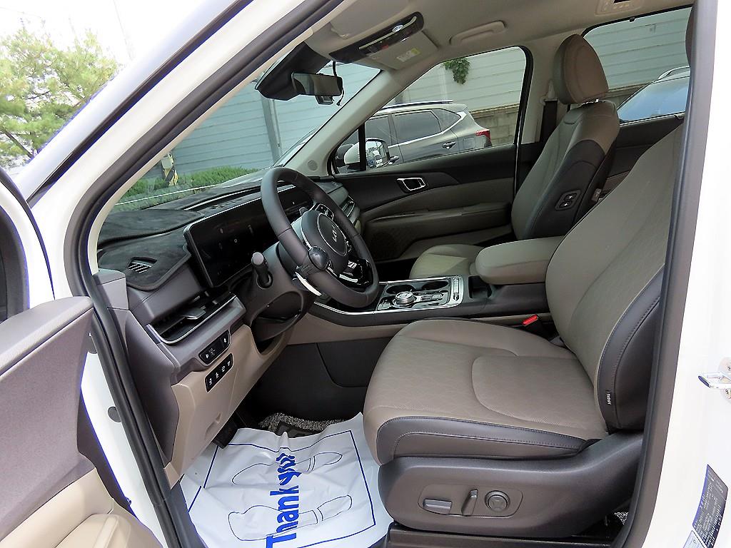 KIA Carnival - Vista 5