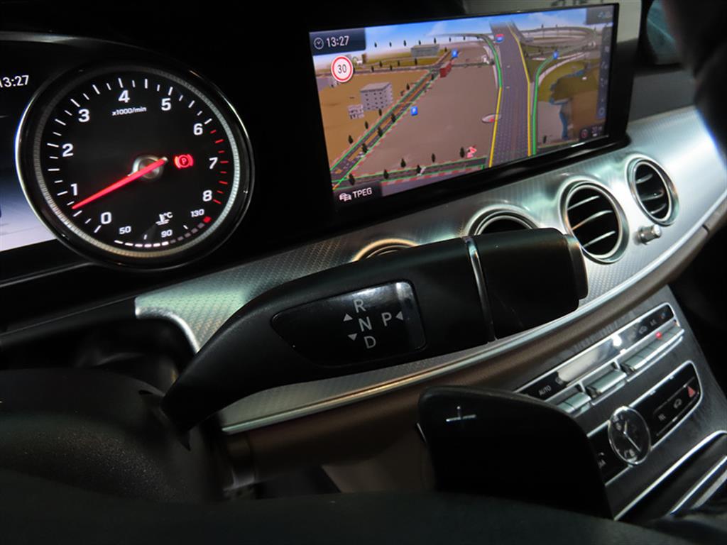 Mercedes Benz E class - Vista 11