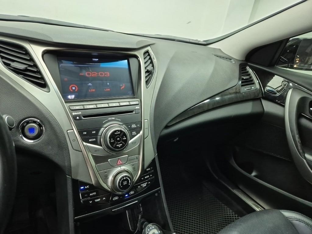 HYUNDAI Grandeur - Vista 12
