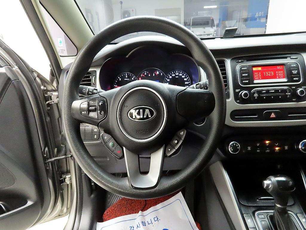 KIA Carens - Vista 7
