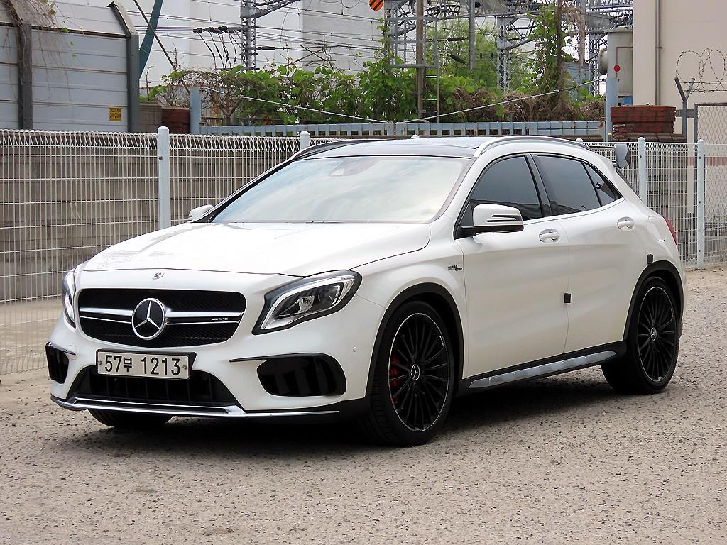 Mercedes Benz GLA Class - Vista 2