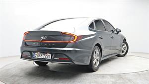 HYUNDAI Sonata - Vista 6