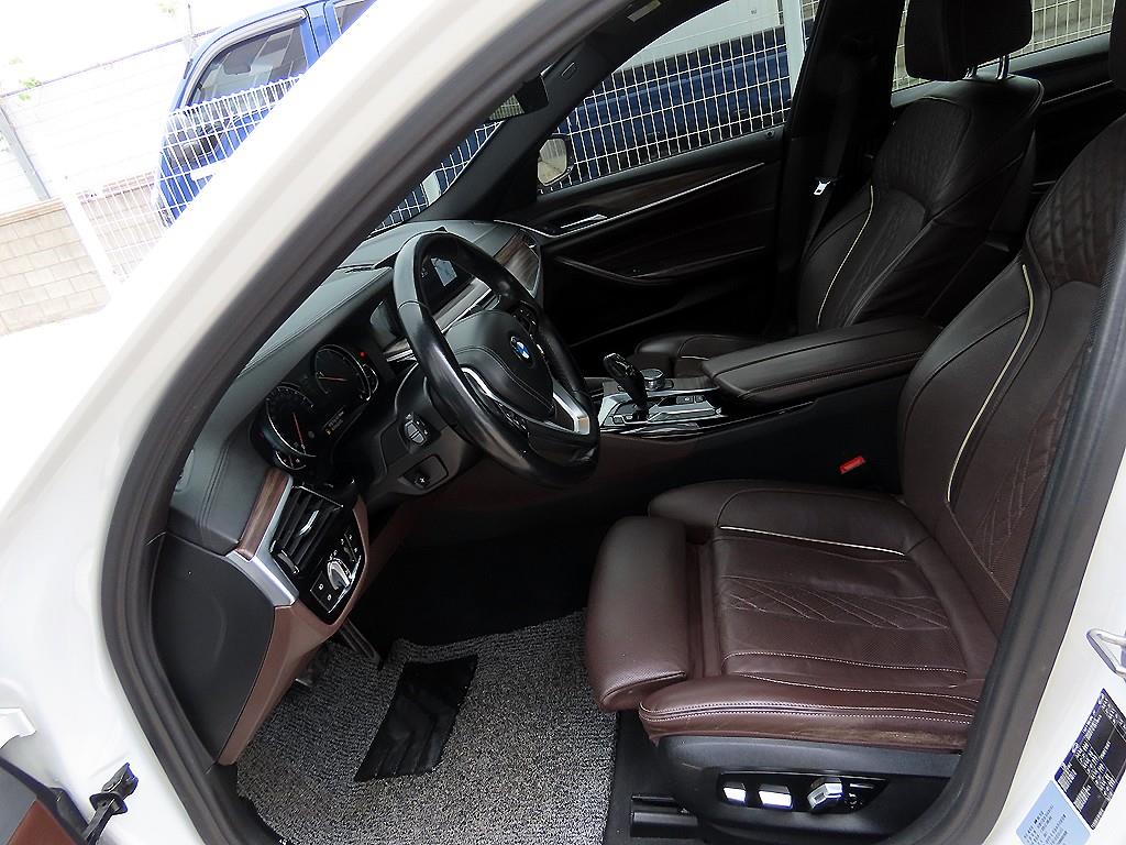 BMW 5 Series - Vista 5