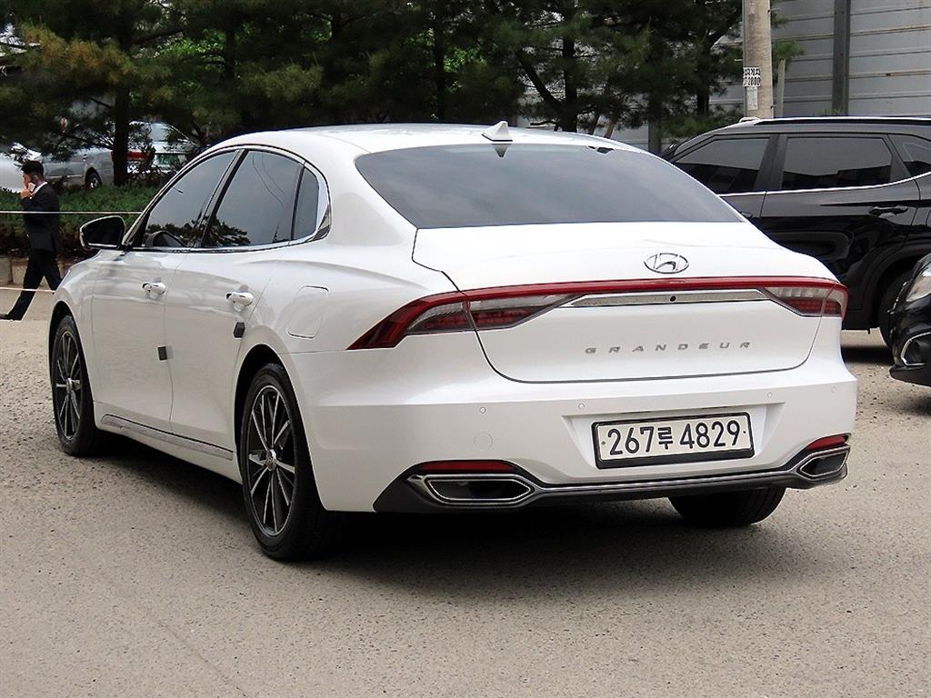 HYUNDAI Grandeur - Vista 3