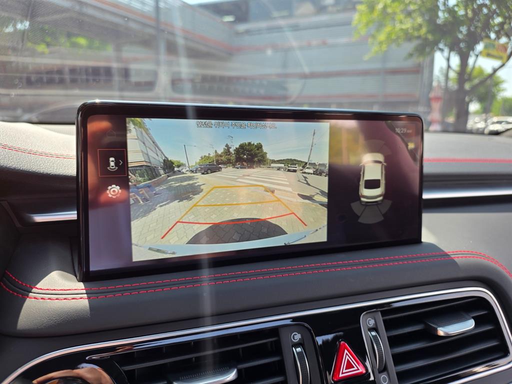 Genesis G70 - Vista 12