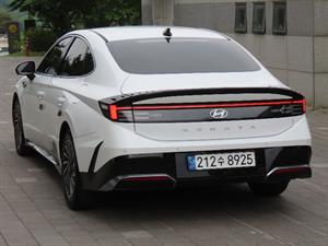 HYUNDAI Sonata - Vista 8