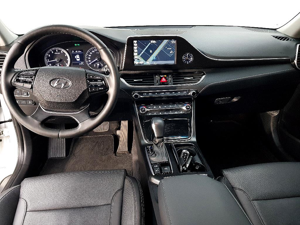 HYUNDAI Grandeur - Vista 5
