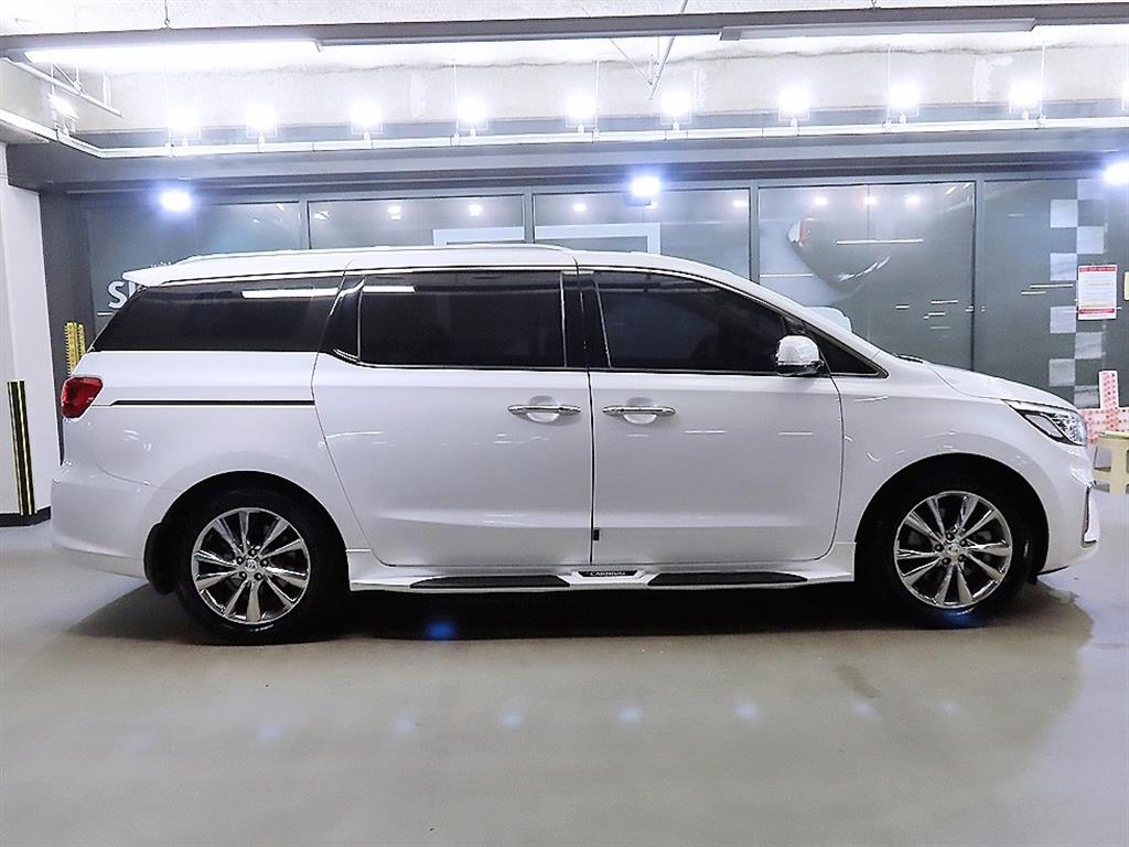 KIA Carnival - Vista 3