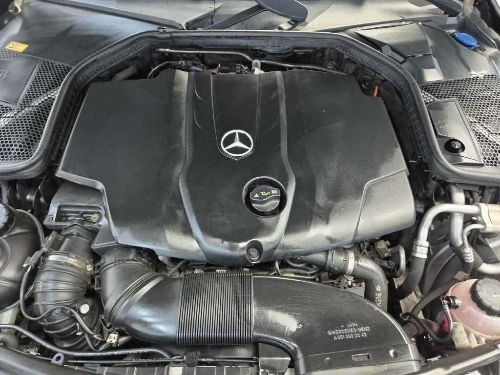 Mercedes Benz C Class - Vista 3