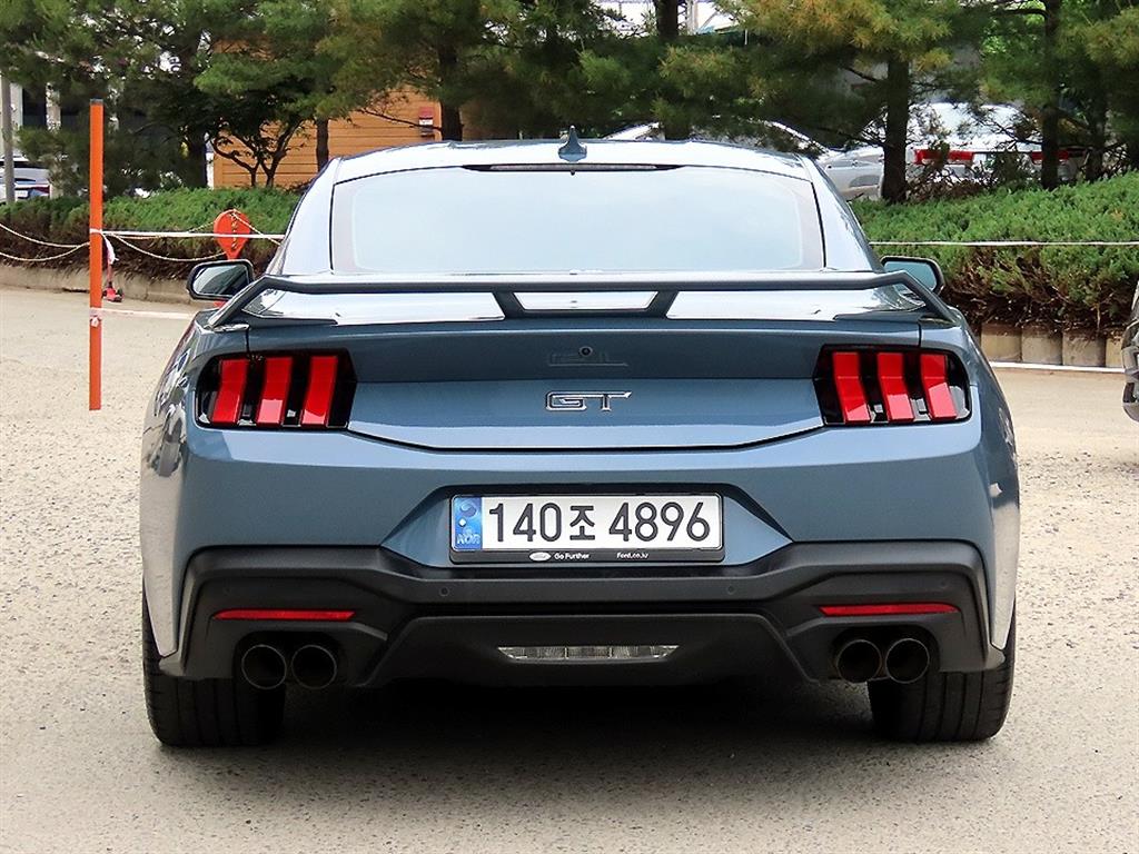 Ford Mustang - Vista 4
