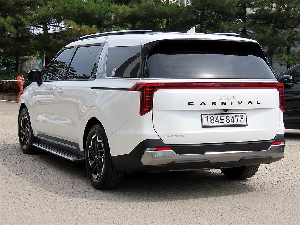KIA Carnival - Vista 3