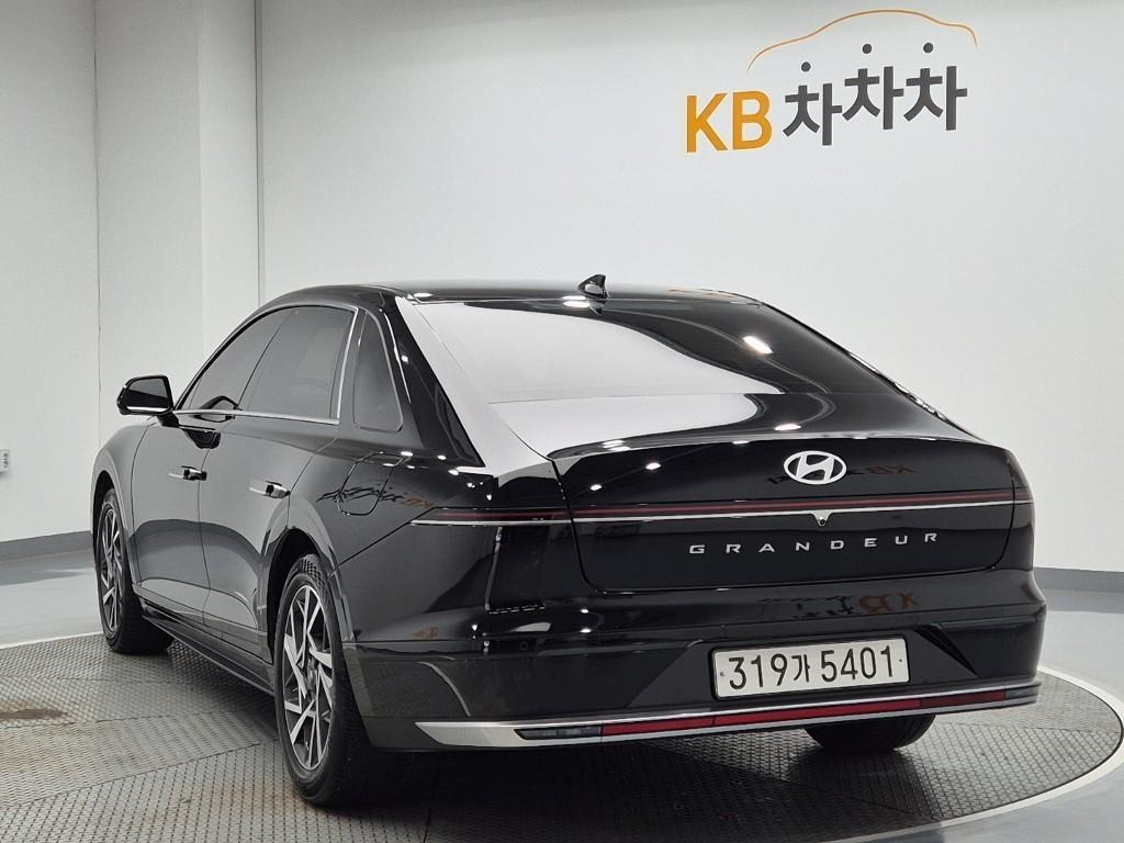 HYUNDAI Grandeur - Vista 2