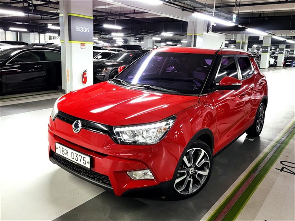 Ssangyong Tivoli 2016 Rojo - Importación desde Corea - HF Imports Iquique - Foto 1