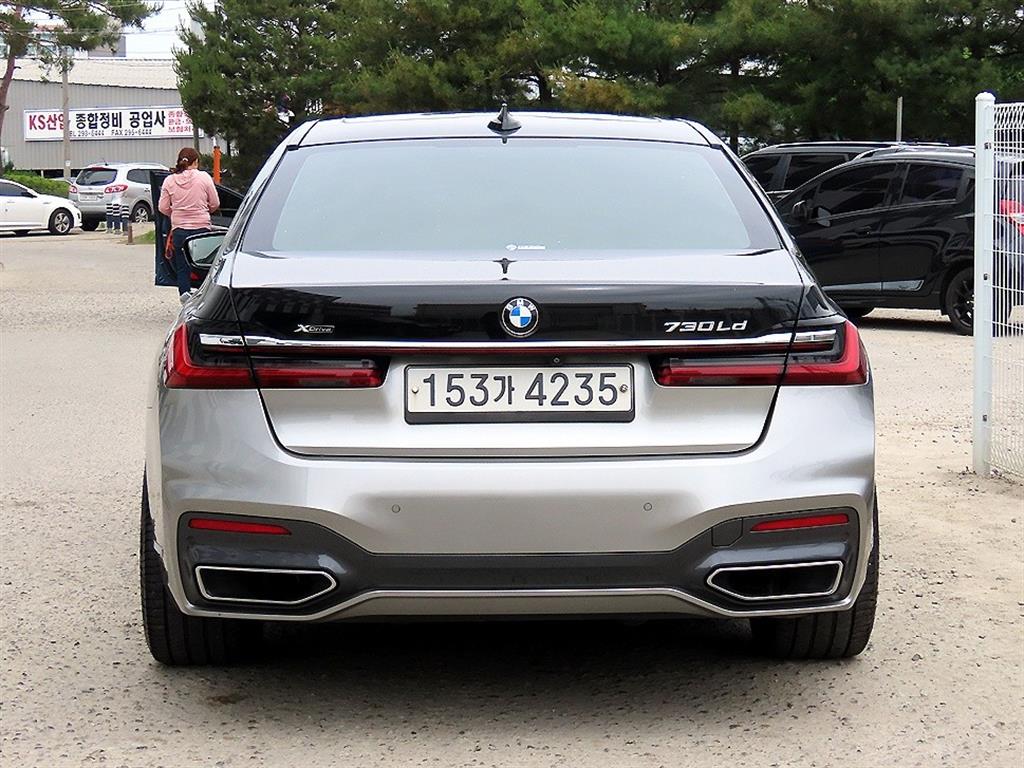 BMW 7 Series - Vista 4