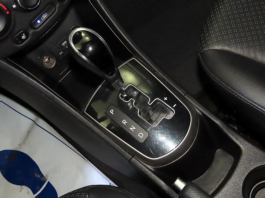 HYUNDAI Accent - Vista 12