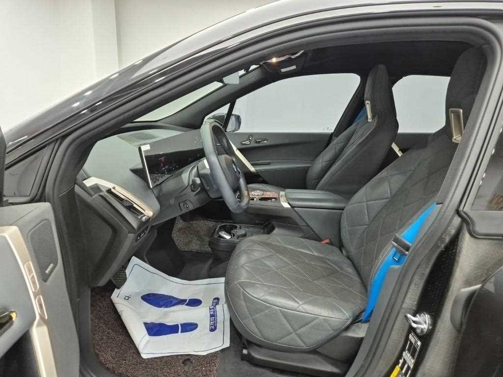 BMW iX - Vista 11