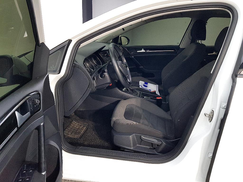 Volkswagen Golf - Vista 8