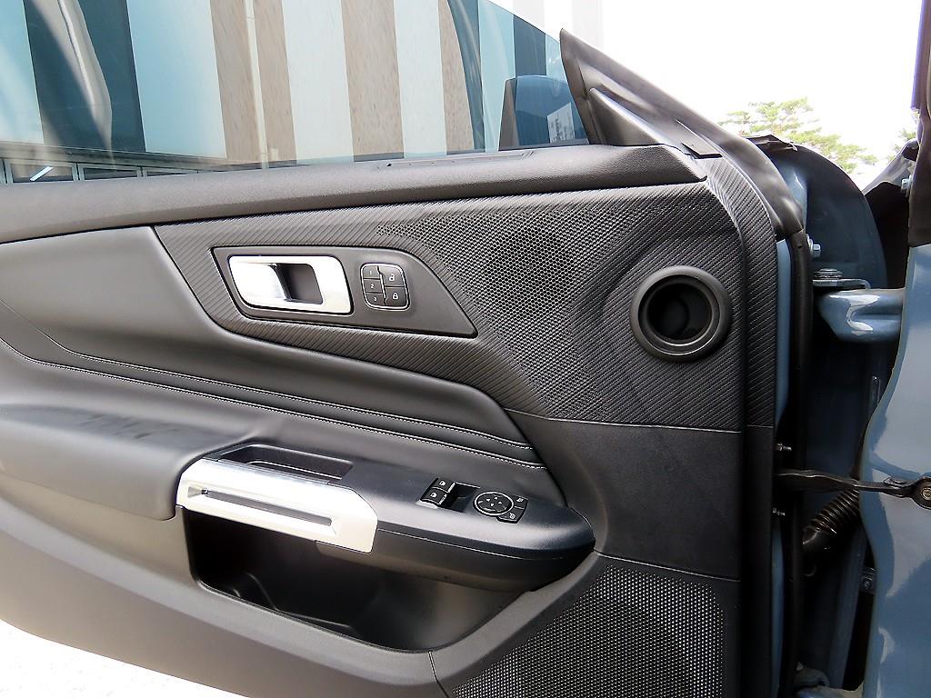 Ford Mustang - Vista 11