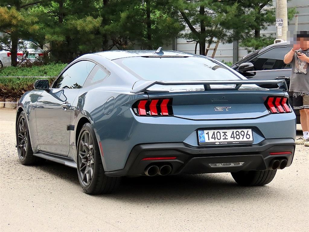 Ford Mustang - Vista 3