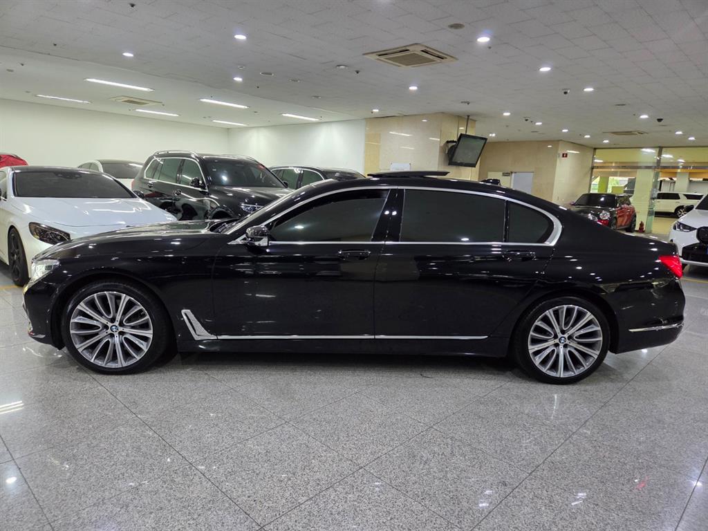 BMW 7 Series - Vista 3