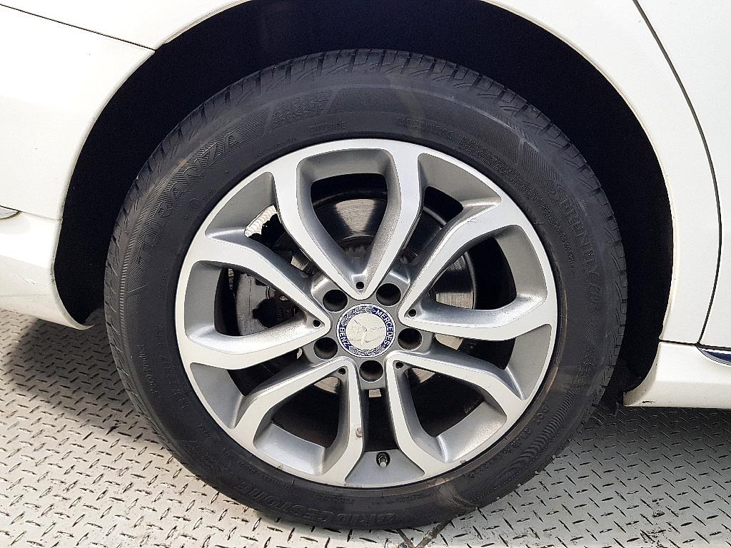 Mercedes Benz C Class 2015 Blanco - Importación desde Corea - HF Imports Iquique - Foto 20