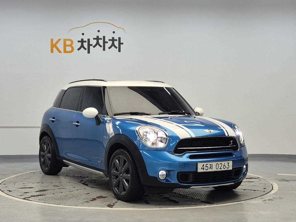 Mini Countryman - Vista 4