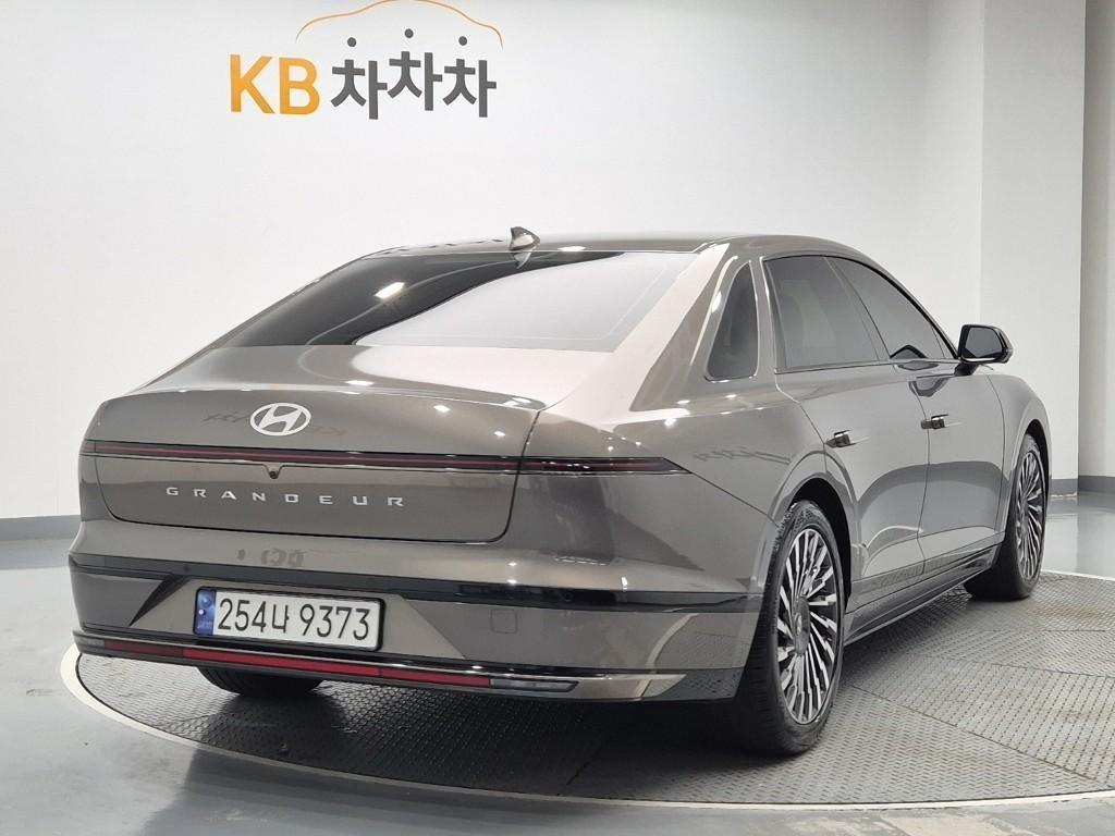 HYUNDAI Grandeur - Vista 3